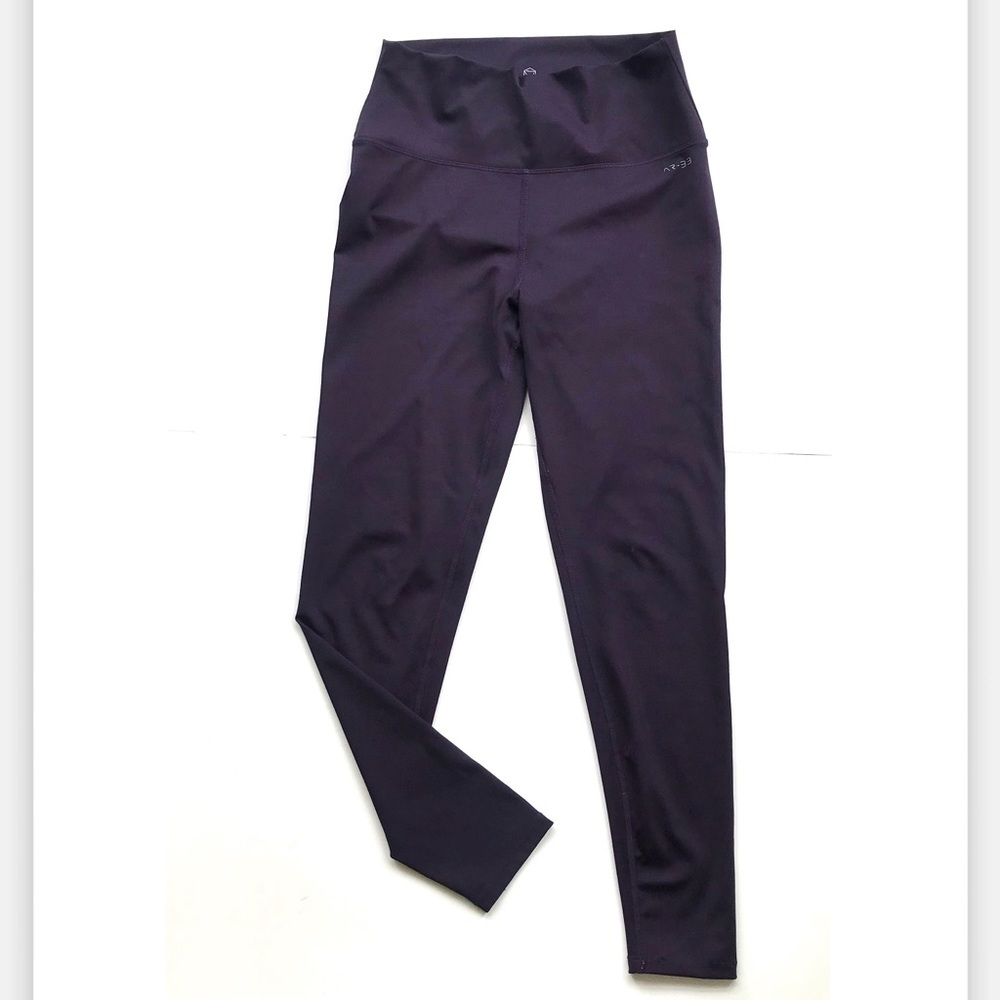 AR 33 women’s active legging size M